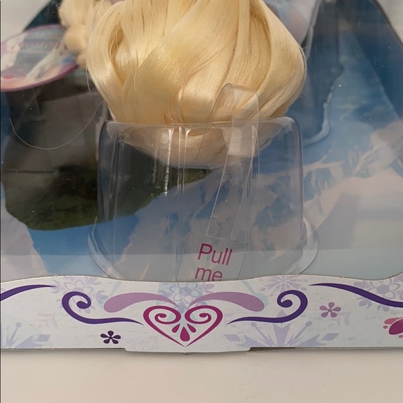 Disney Store Elsa Singing Doll Frozen - Picture 12 of 16